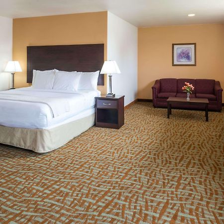 Days Inn & Suites By Wyndham Spokane Airport Еъруей Хайтс Екстериор снимка