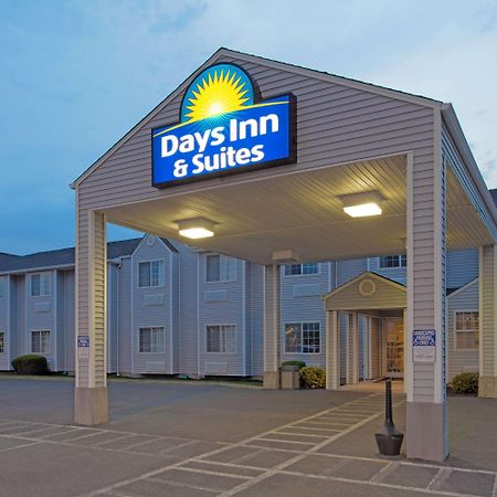 Days Inn & Suites By Wyndham Spokane Airport Еъруей Хайтс Екстериор снимка