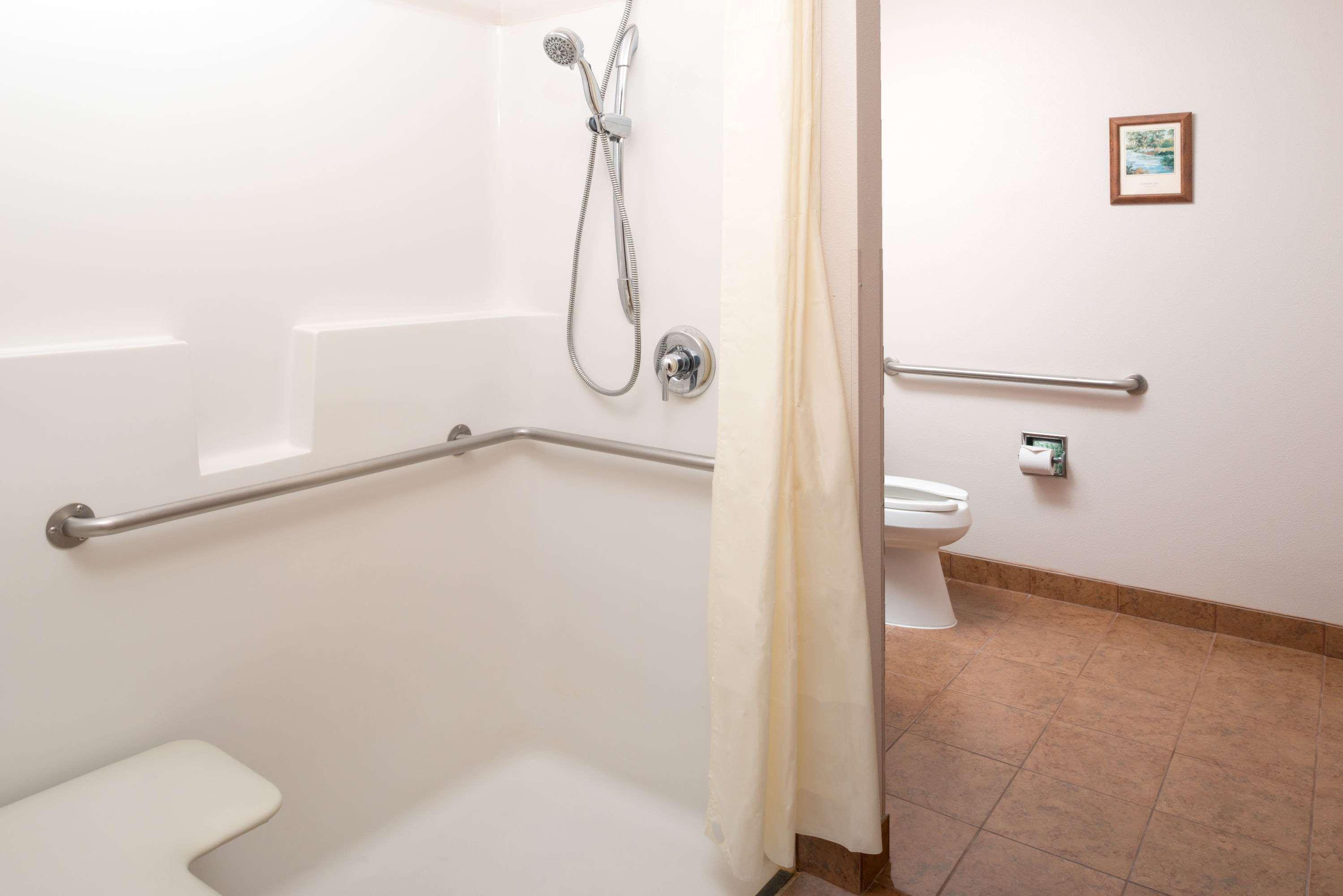 Days Inn & Suites By Wyndham Spokane Airport Еъруей Хайтс Екстериор снимка