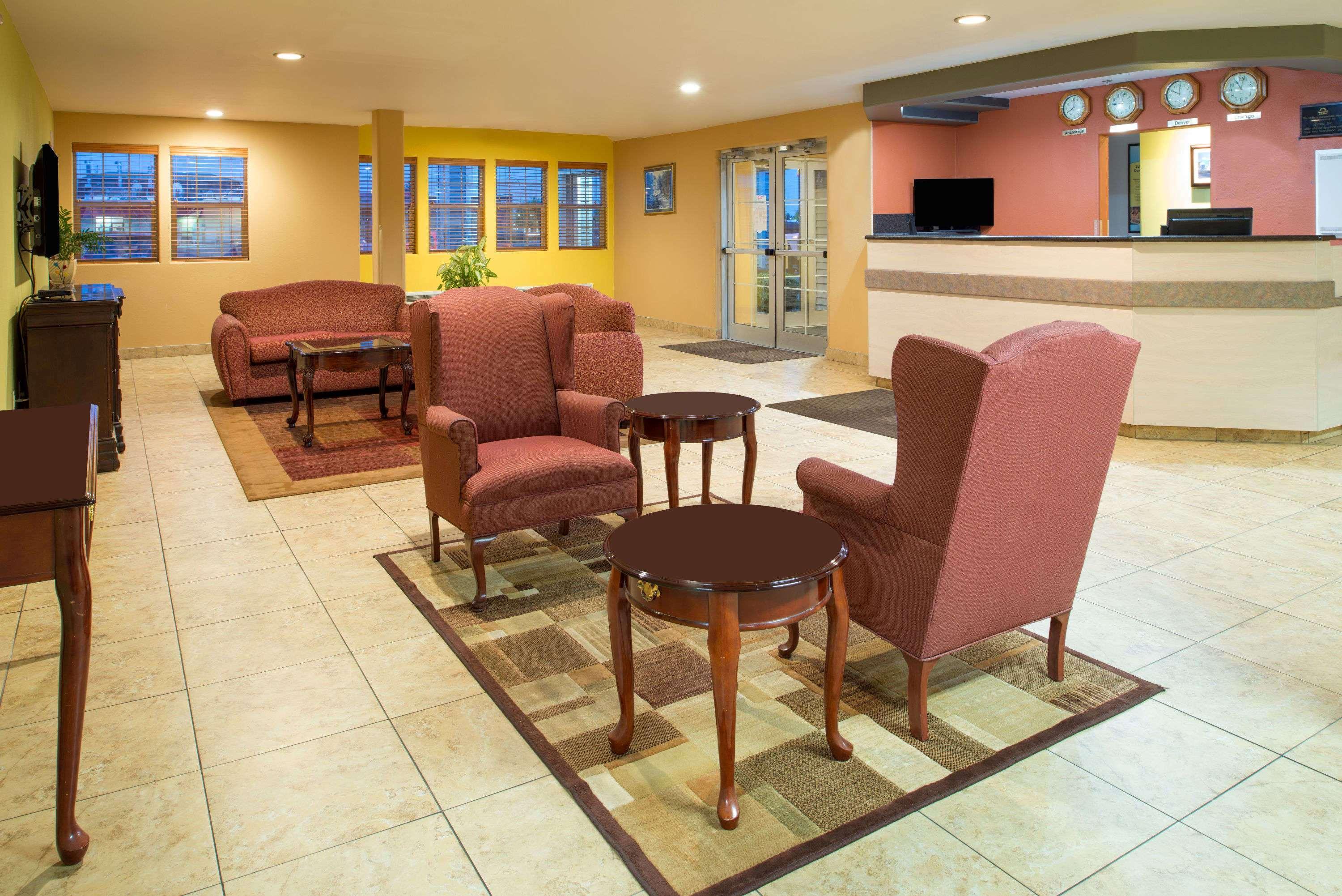 Days Inn & Suites By Wyndham Spokane Airport Еъруей Хайтс Екстериор снимка