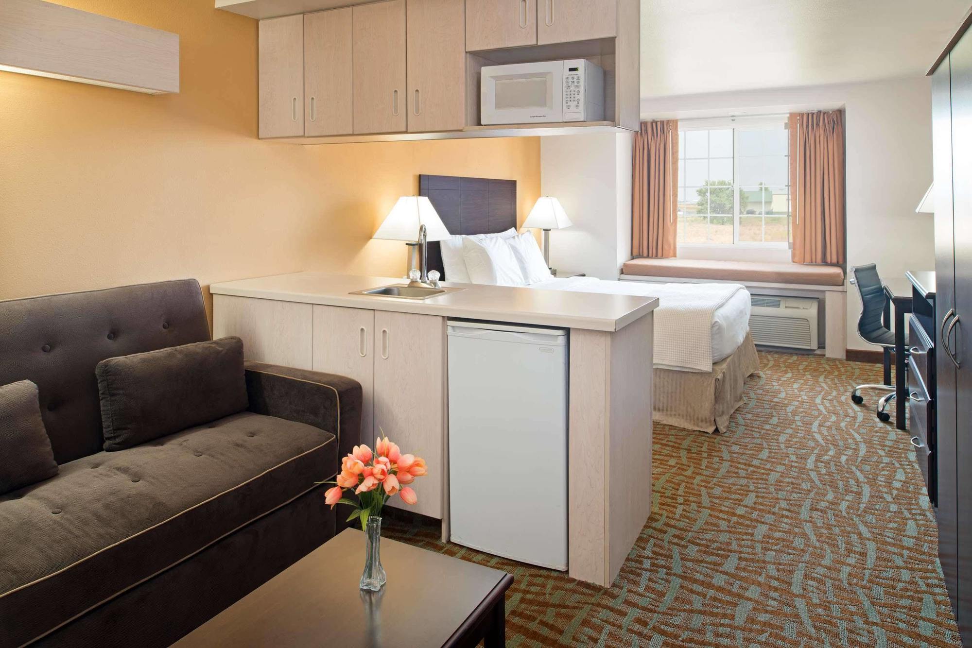 Days Inn & Suites By Wyndham Spokane Airport Еъруей Хайтс Екстериор снимка