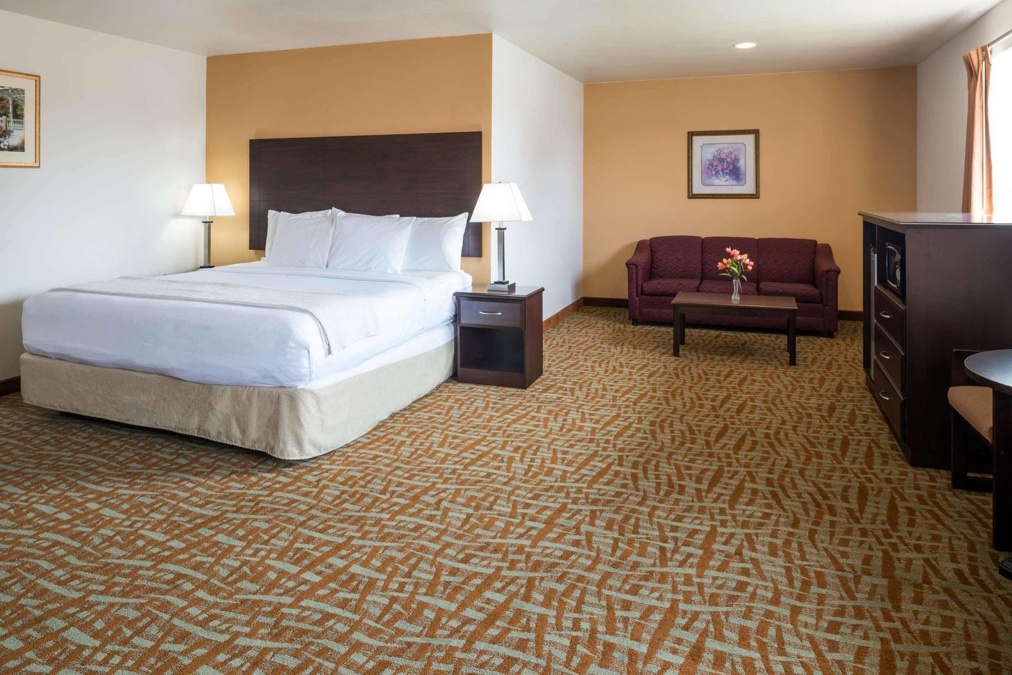 Days Inn & Suites By Wyndham Spokane Airport Еъруей Хайтс Екстериор снимка